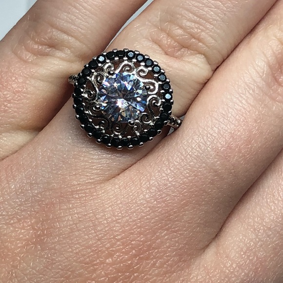 Beautiful sterling silver black spinel ring - Picture 6 of 6
